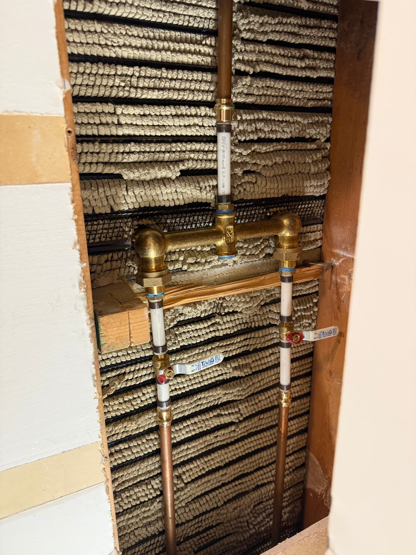Copper-to-PEX manifold with new shutoff valves